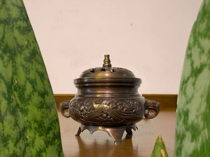 The incense burner